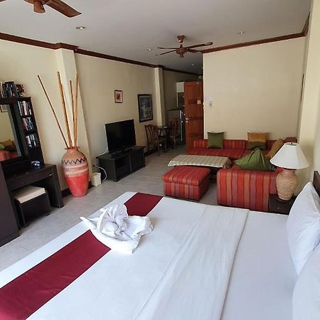 Patong Karlssons Hotel Eksteriør bilde